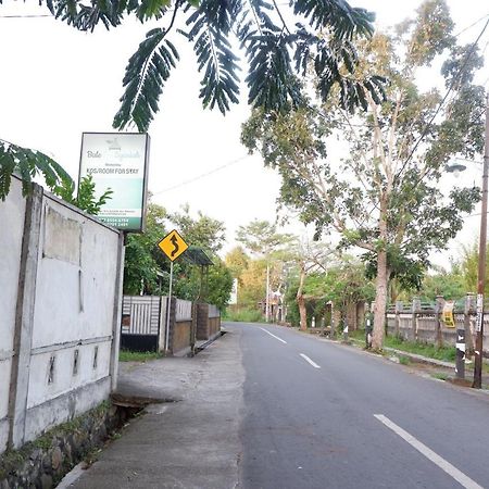 Reddoorz At Bale Eja Syariah Senggigi Apartment Montongbuwoh ภายนอก รูปภาพ