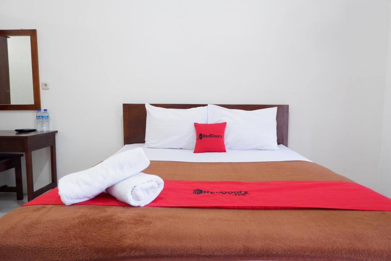 Reddoorz At Bale Eja Syariah Senggigi Apartment Montongbuwoh ภายนอก รูปภาพ