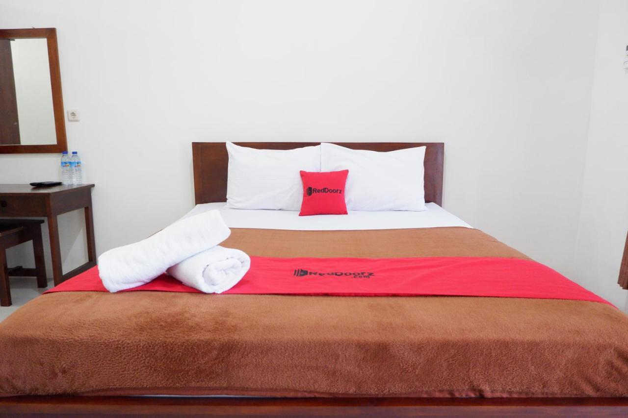 Reddoorz At Bale Eja Syariah Senggigi Apartment Montongbuwoh ภายนอก รูปภาพ