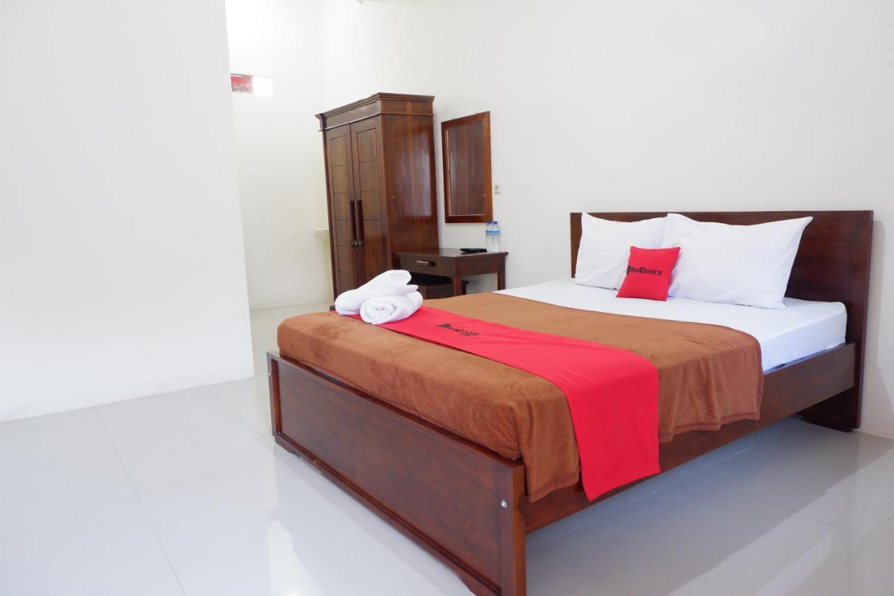 Reddoorz At Bale Eja Syariah Senggigi Apartment Montongbuwoh ภายนอก รูปภาพ